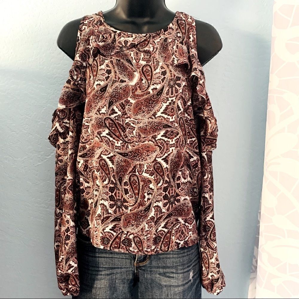 No Comment paisley cold shoulder blouse Sz Medium